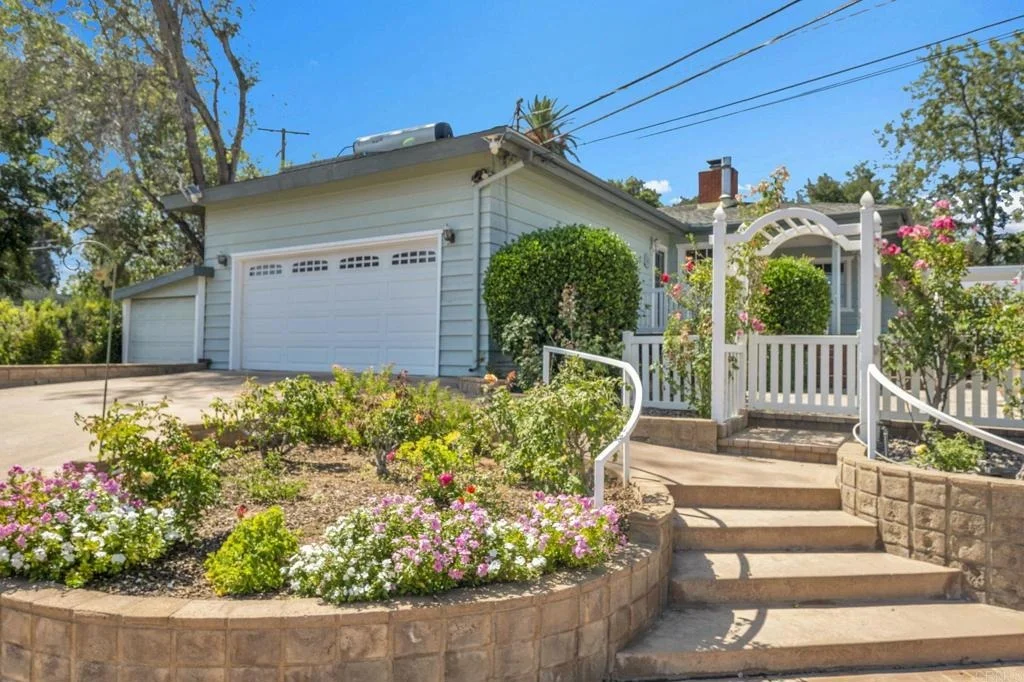 Photo of 1752 Grove Road