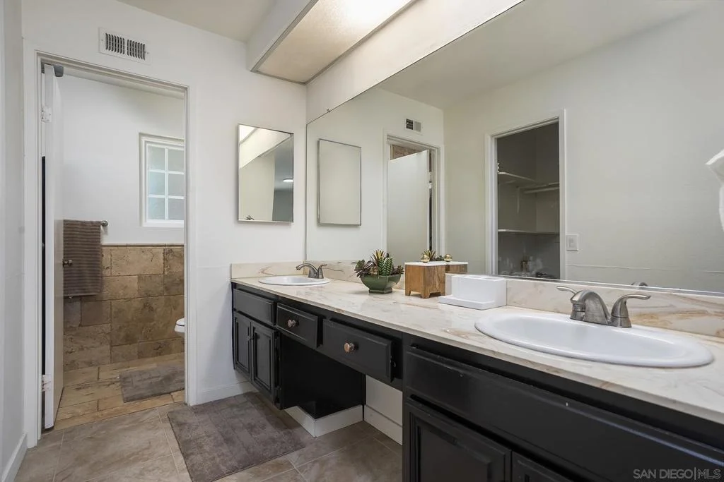 Photo of 902 Loma View