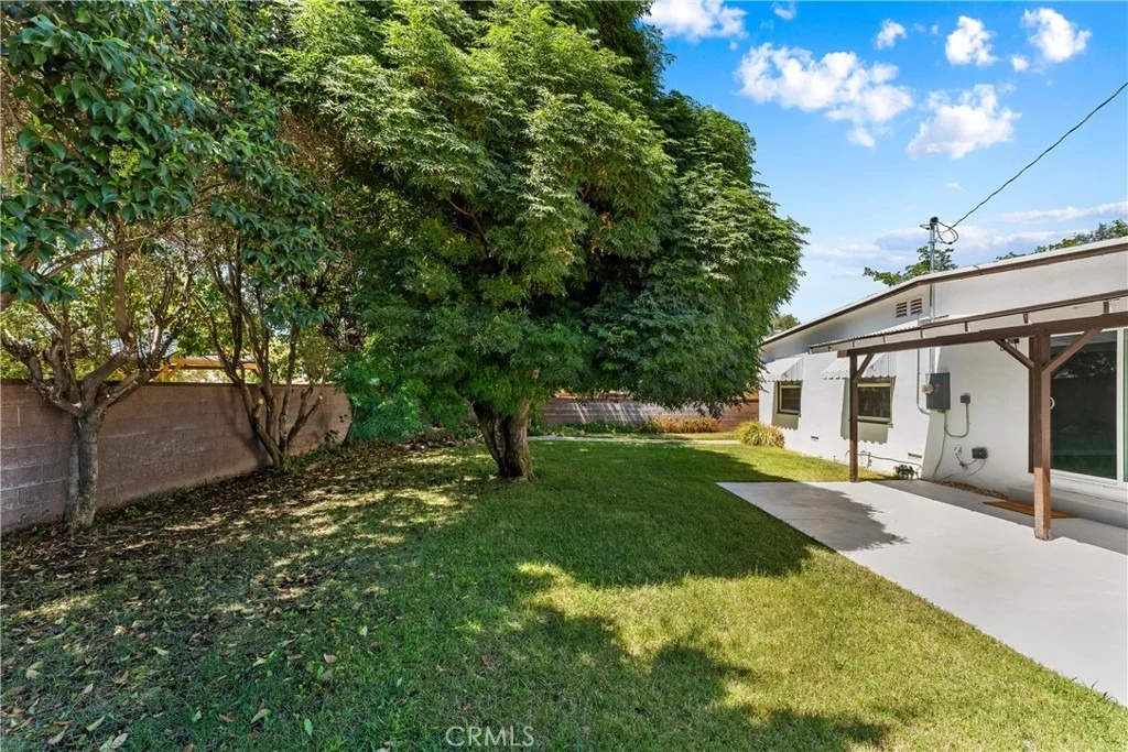 Photo of 1438 W Ivyton Street