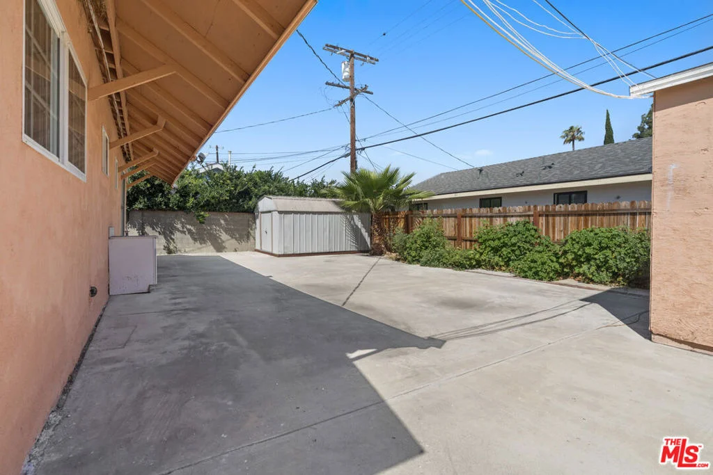 Photo of 19007 Vanowen Street