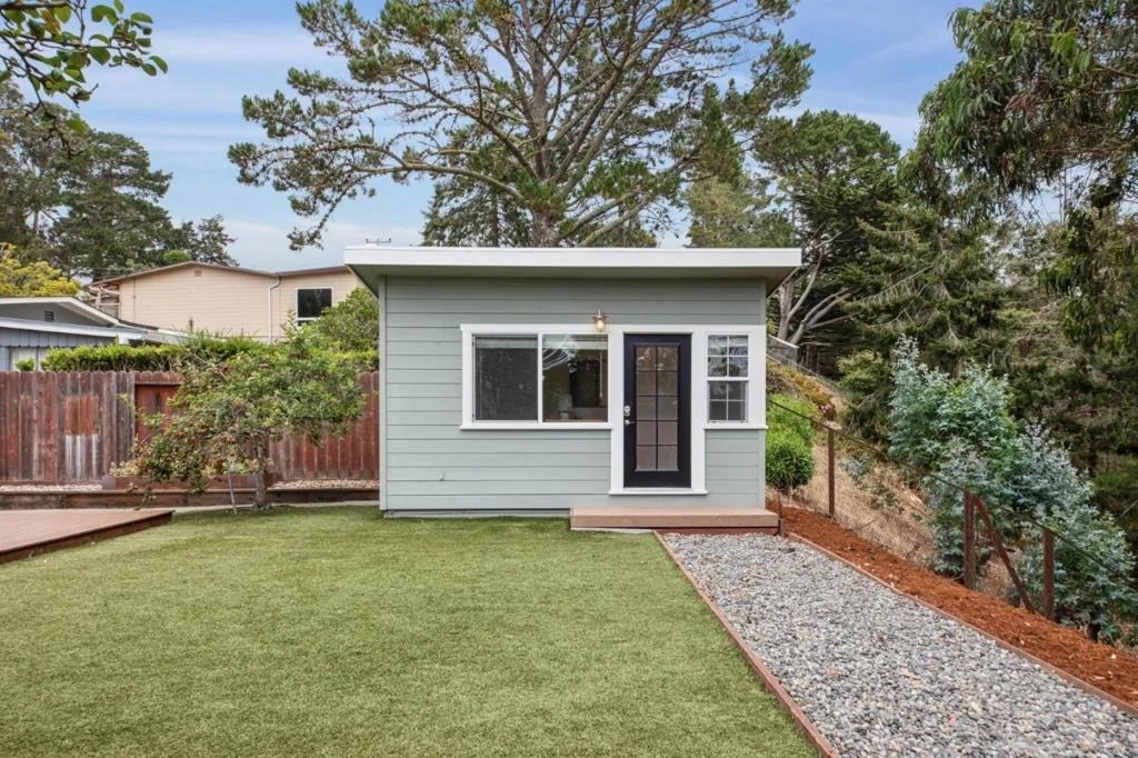Photo of 1184 Crespi Drive