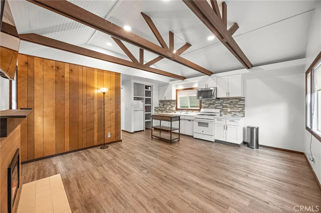 Photo of 23376 Crestline Road