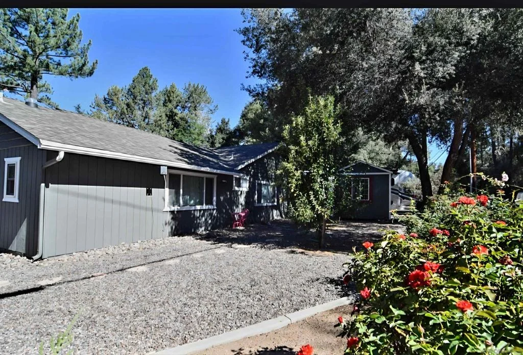 Photo of 7656 Pine Blvd