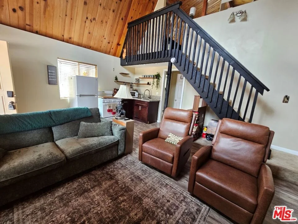 Photo of 550 Pine Lane