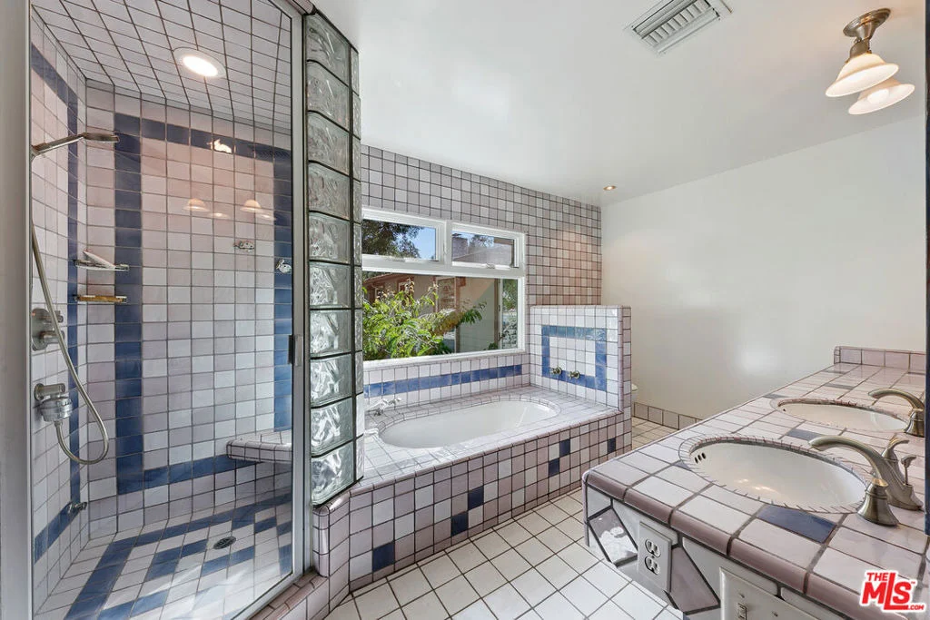 Photo of 6100 Bonsall Drive