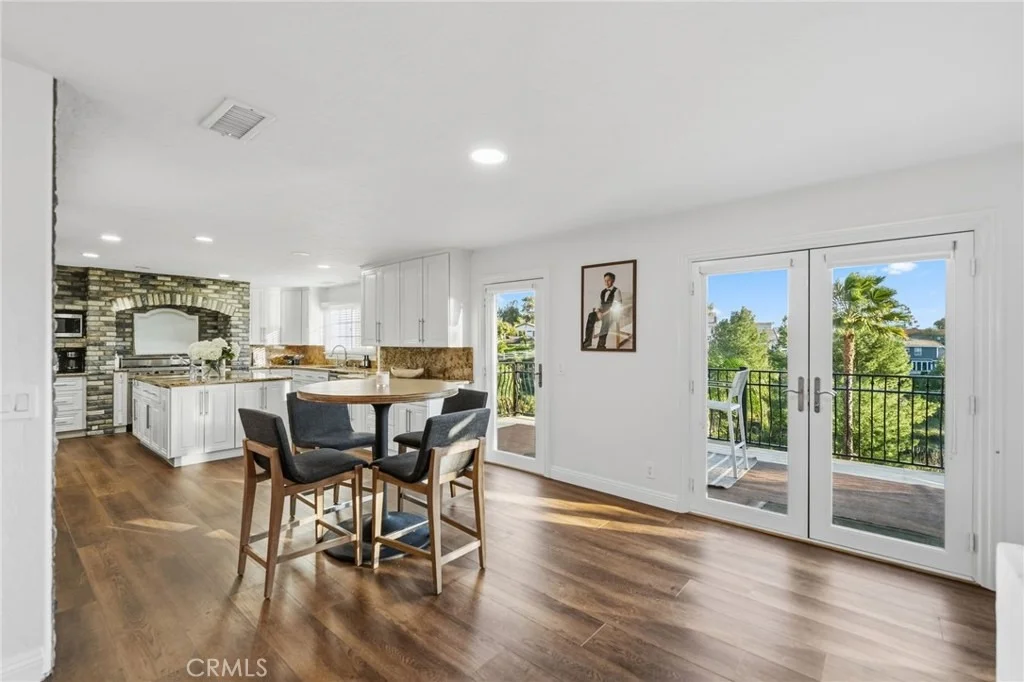 Photo of 40900 Via Los Altos