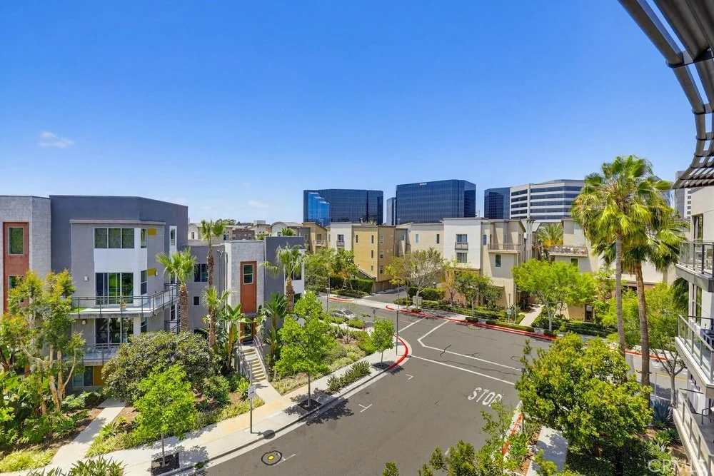 Photo of Unit 406 at 402 Rockefeller