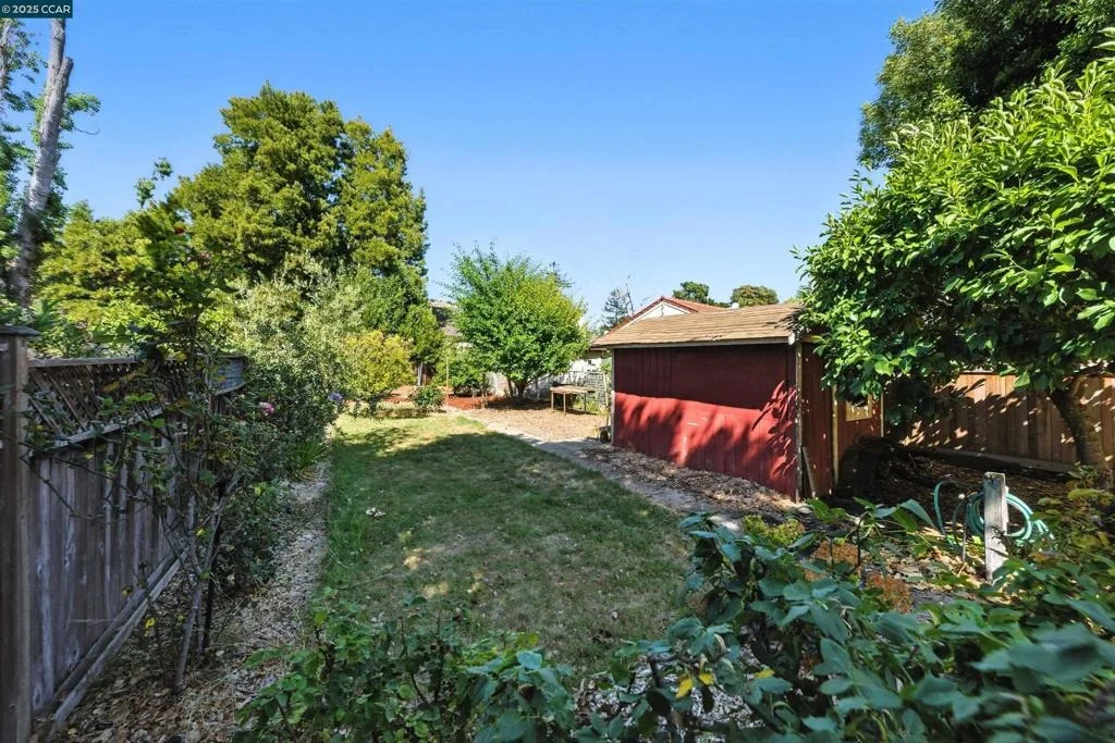 Photo of 7420 Sunkist Dr