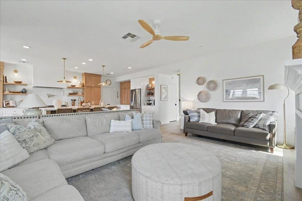 Photo of 6048 Cala Lily St