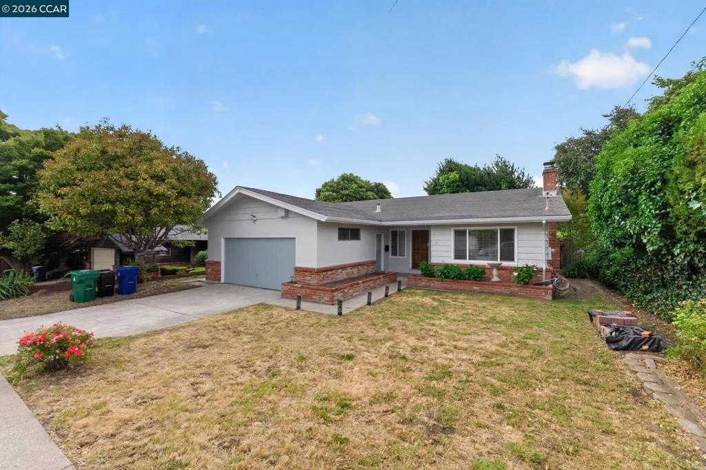 Photo of 1325 Belfair Dr