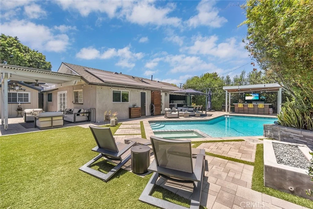 Photo of 2661 Oak Knoll Drive