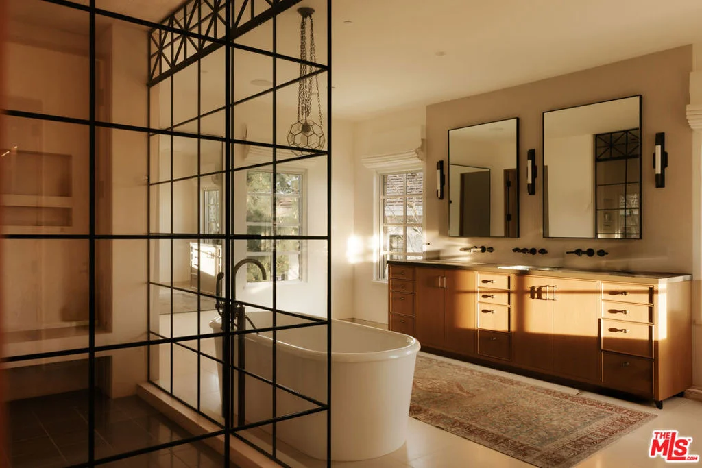 Photo of 12072 Crest Court