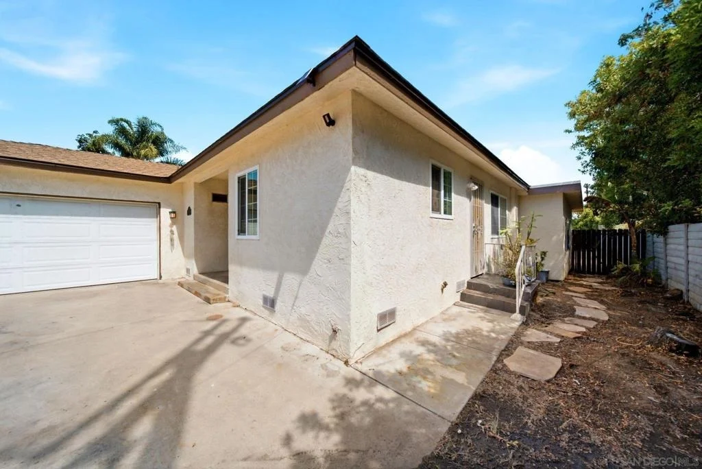 Photo of 8852 Railroad Ave