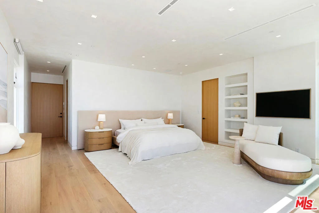 Photo of 31224 Broad Beach Road