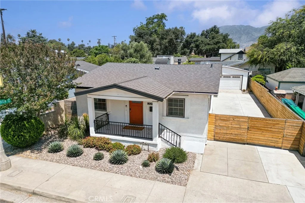Photo of 2257 E Del Mar Boulevard