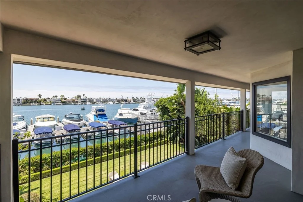 Photo of 2572 Bayshore Drive