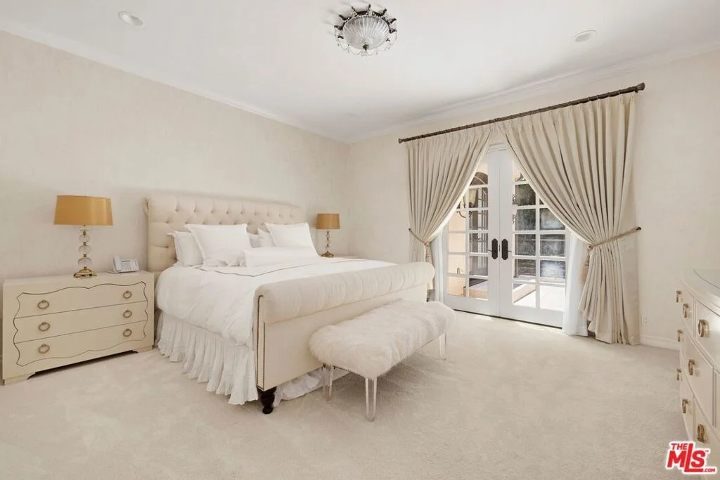Photo of 9541 Sunset Boulevard