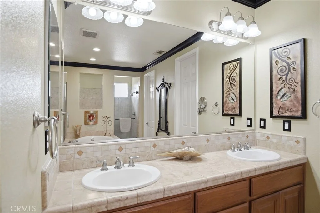 Photo of 4822 Durant