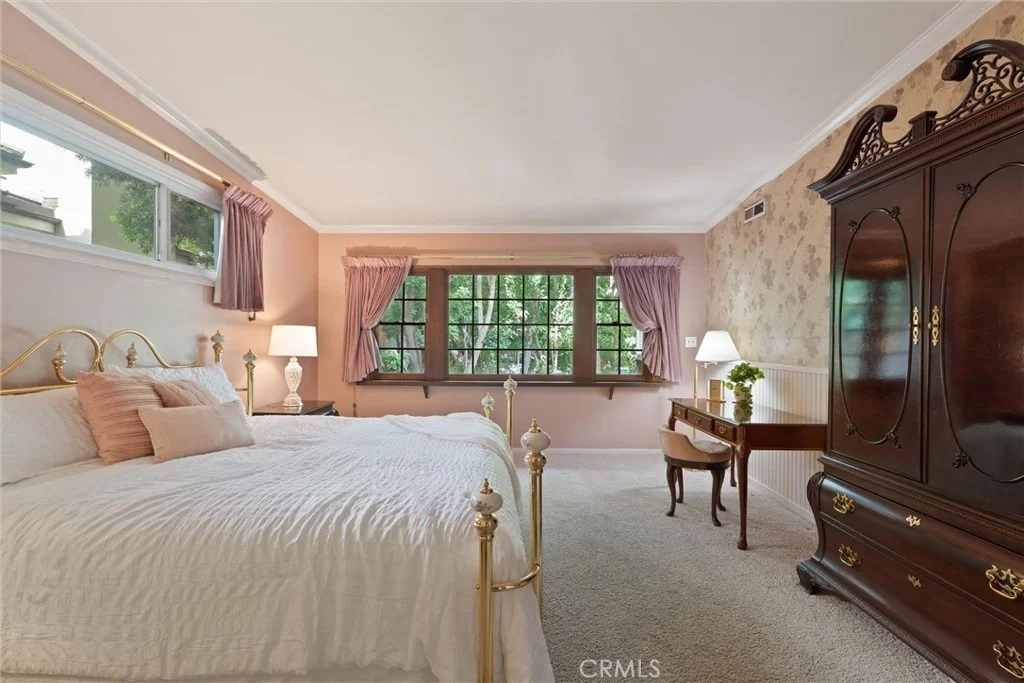 Photo of 1455 La Perla