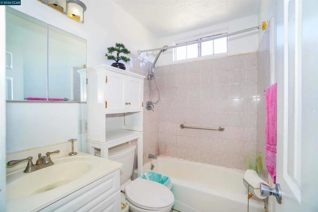 Photo of 2614 Manhattan Beach Blvd