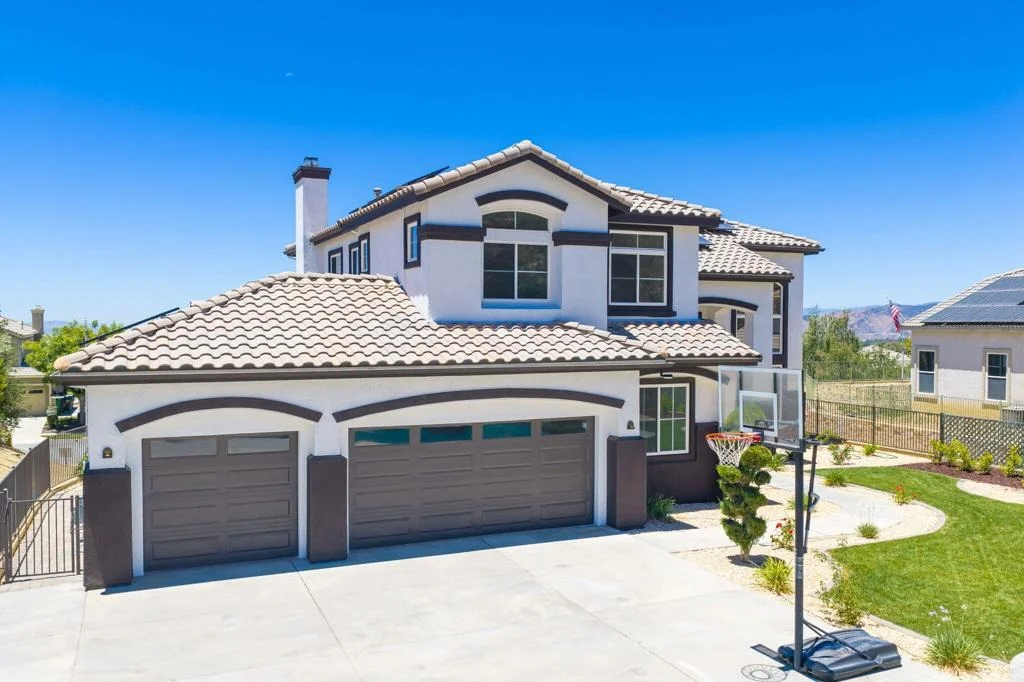 Photo of 13435 Canyon Crest Road