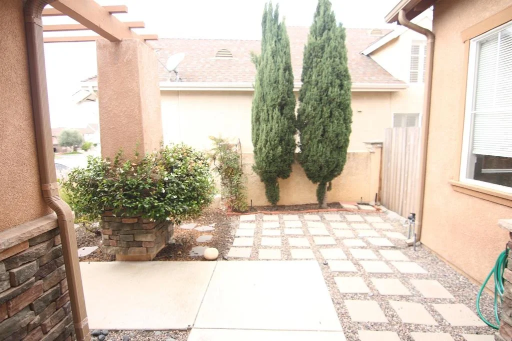 Photo of 445 Poets Square