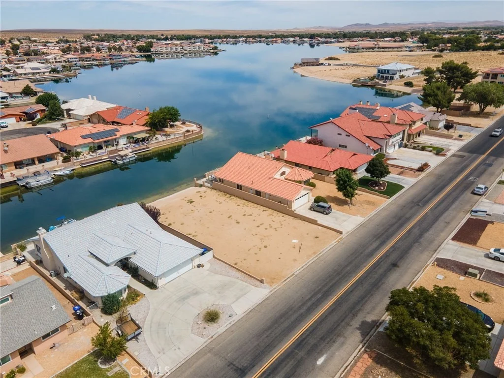 Photo of 26938 Lakeview Drive