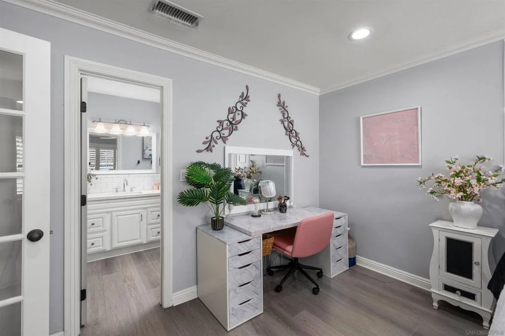 Photo of 3037 Camarillo Ave.