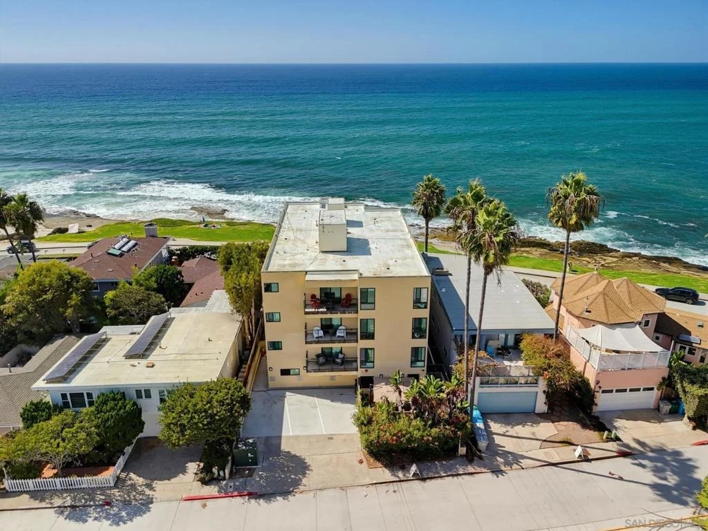 Photo of Unit 302 at 457 Coast