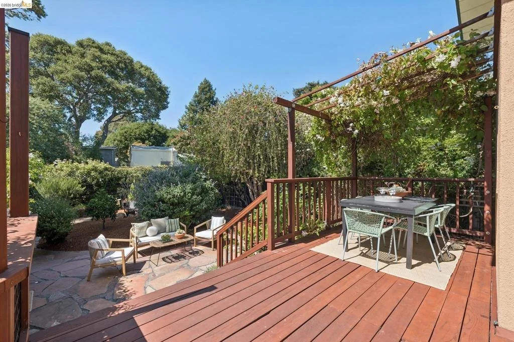 Photo of 1645 Capistrano Ave