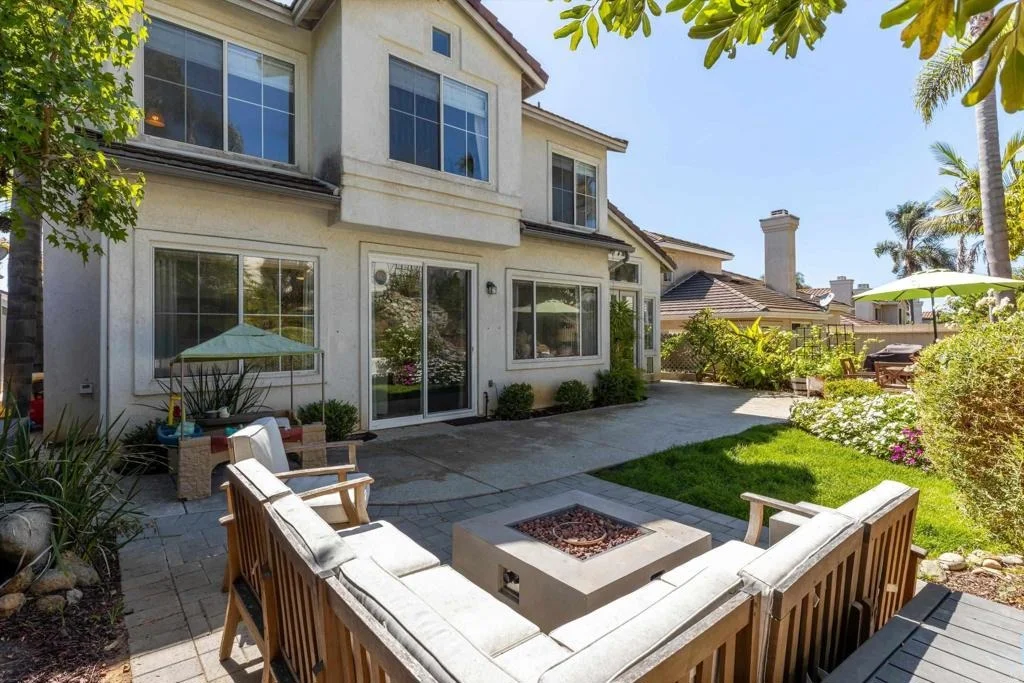 Photo of 2852 Avenida Valera