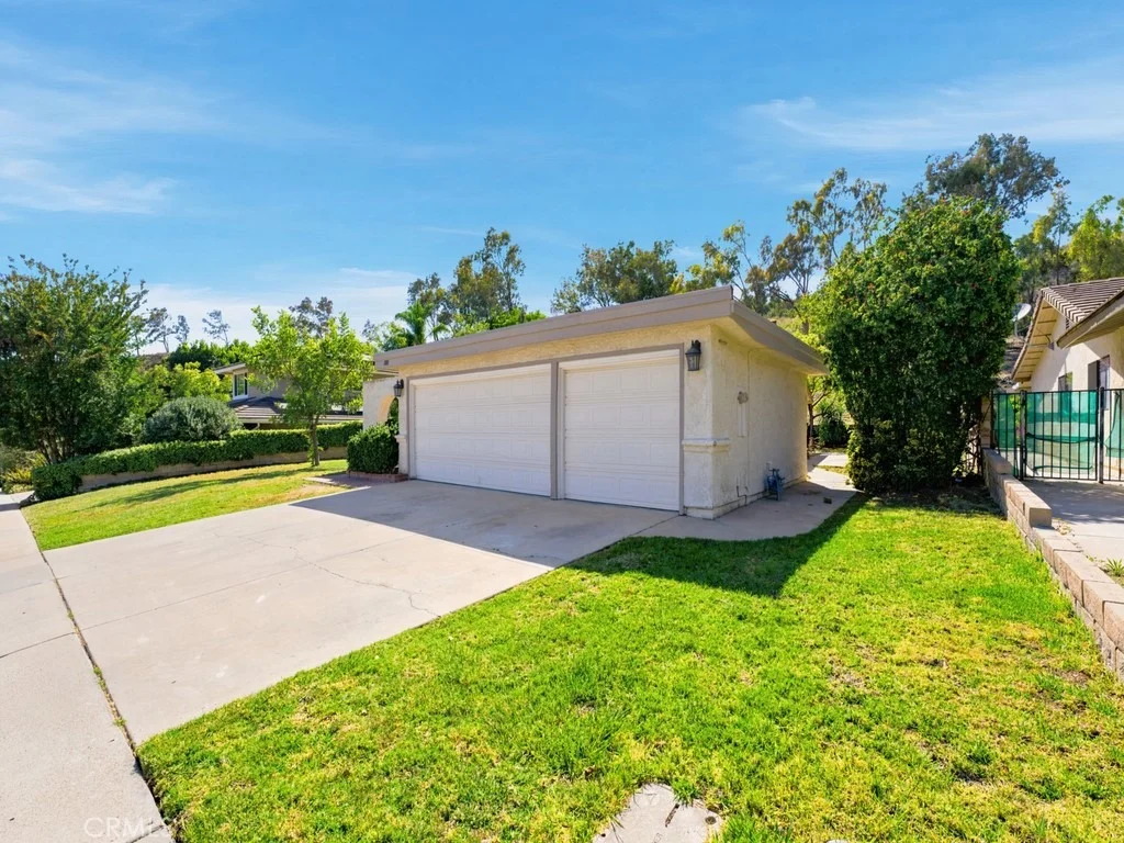 Photo of 5835 Cardoza Drive