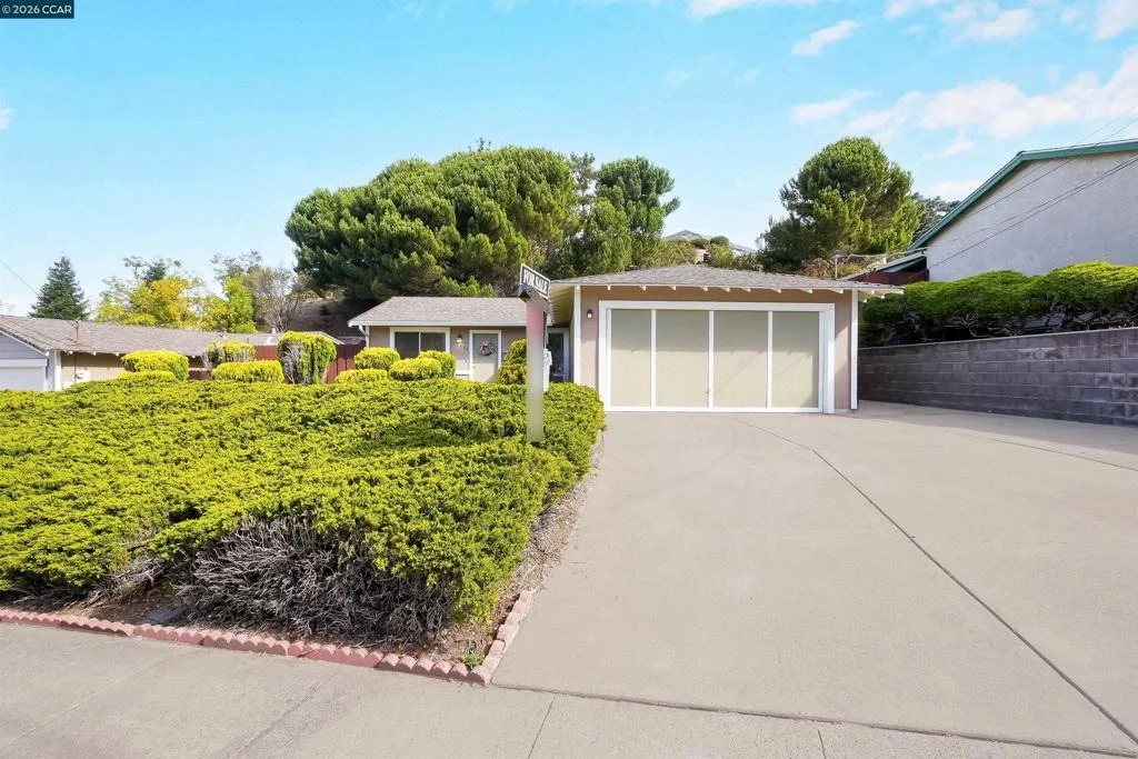 Photo of 2506 Henry Ave