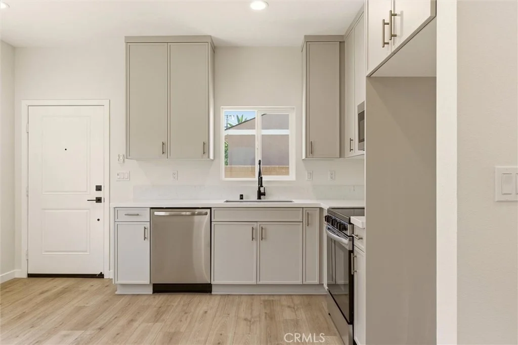 Photo of 2151 Euclid