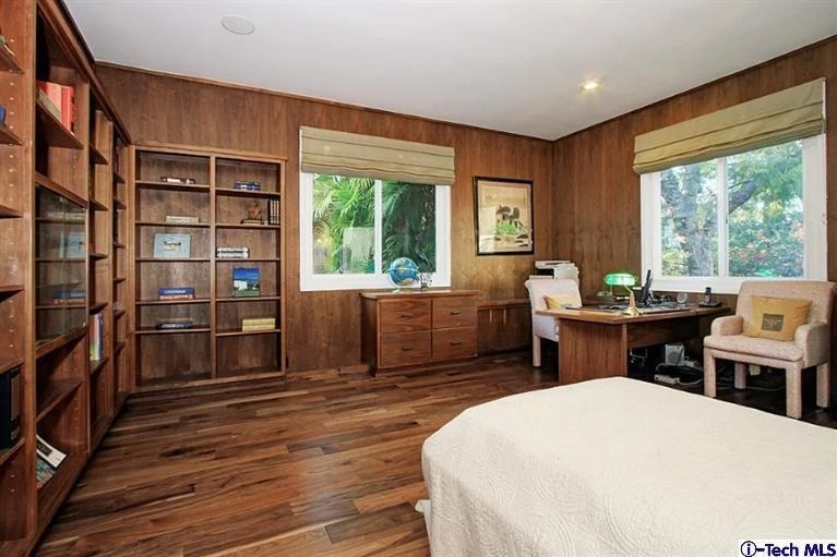 Photo of 2463 Ridgeway Road