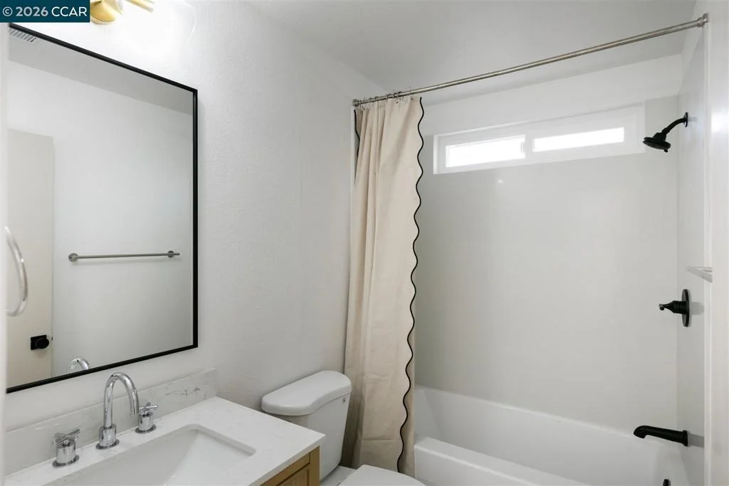 Photo of 301 Maude Ct