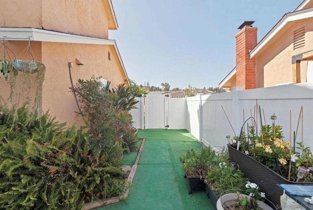 Photo of 1137 Mona Place
