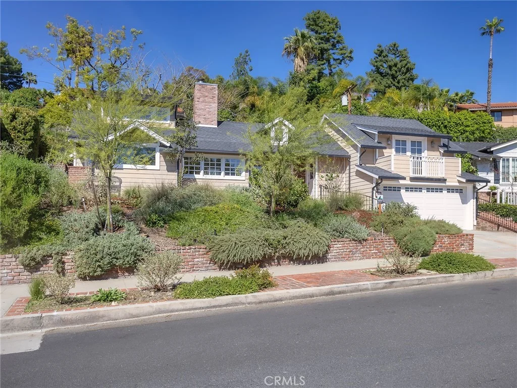Photo of 1012 N Sunset Canyon Drive