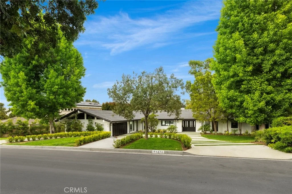 Photo of 1470 Bryant Drive E