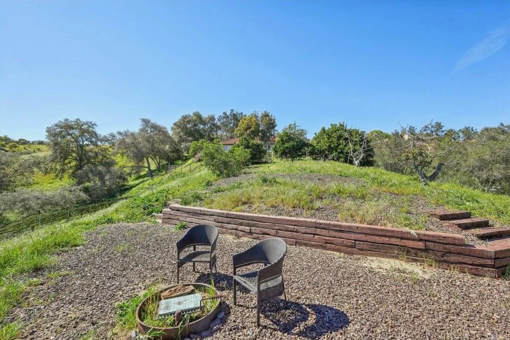 Photo of 707 S Live Oak Park Road