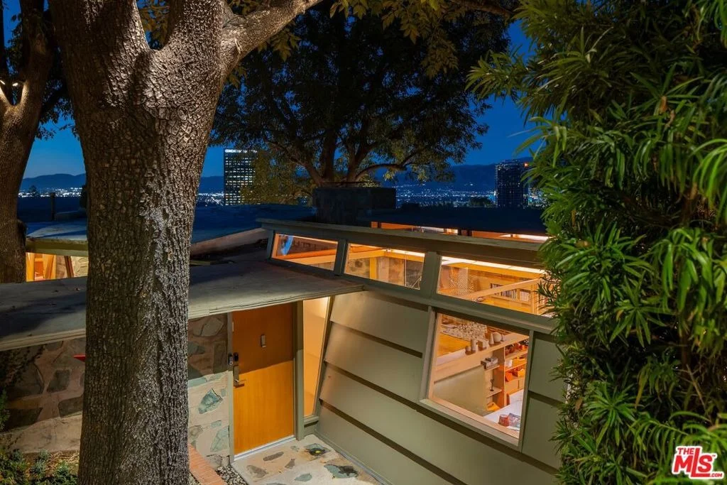 Photo of 3580 Multiview Drive