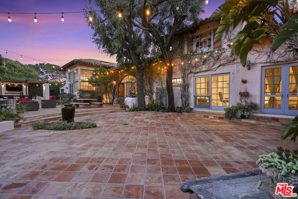 Photo of 7332 Birdview Avenue