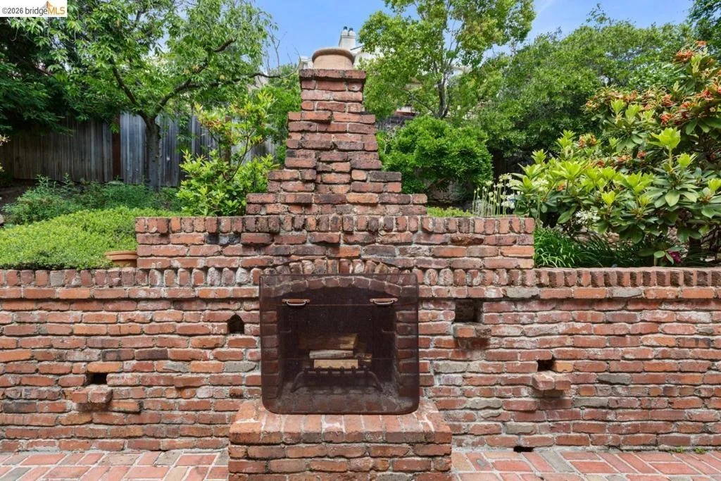 Photo of 618 Mountain Blvd