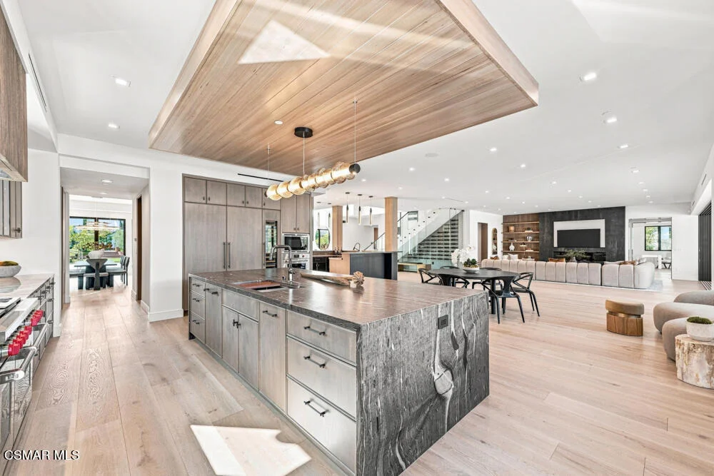 Photo of 4400 Oak Place Drive