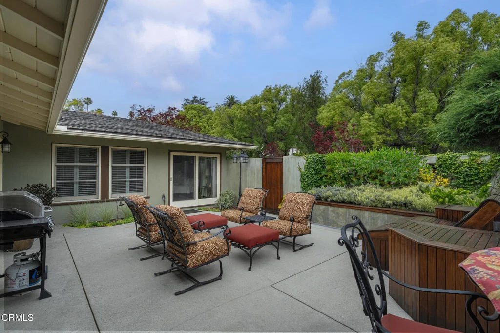 Photo of 2004 Glenview Terrace