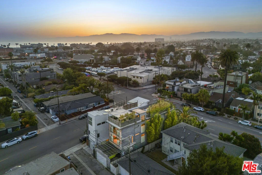 Photo of 406 Grand Boulevard