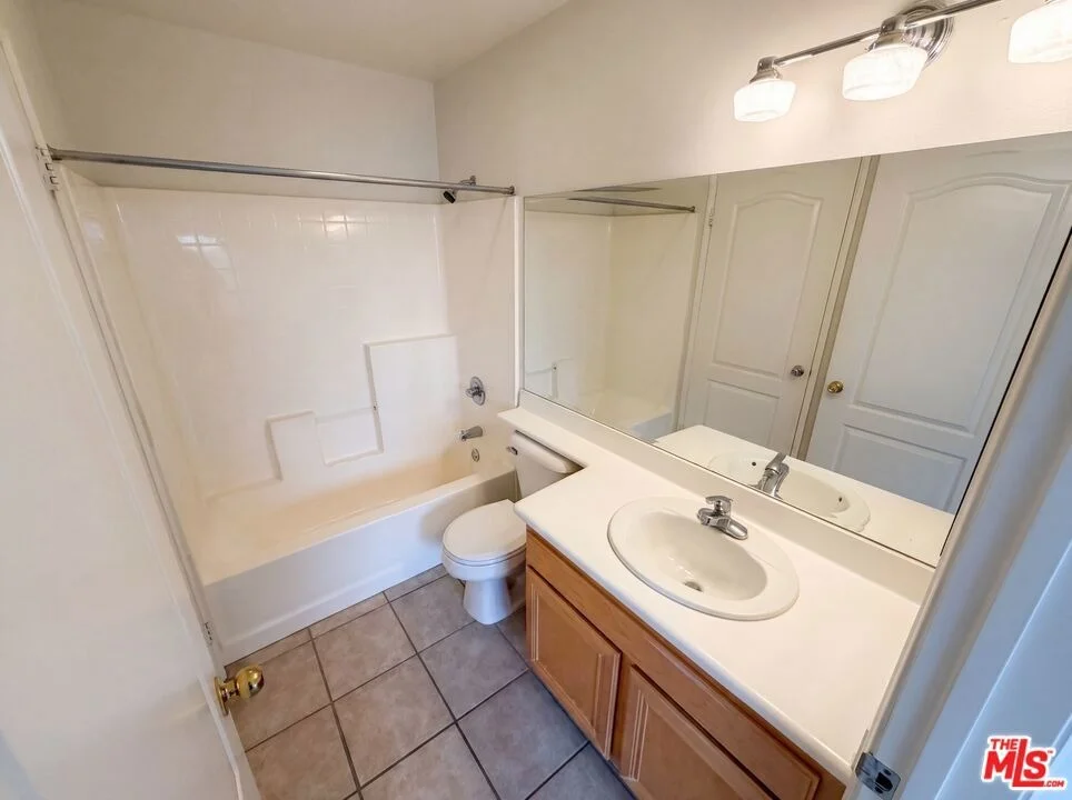 Photo of 1242 Heritage Way