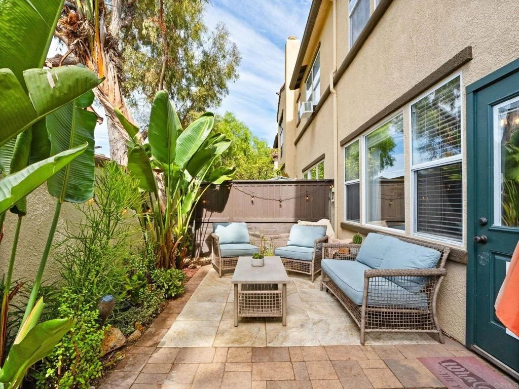Photo of Unit 4 at 625 Sumner Way