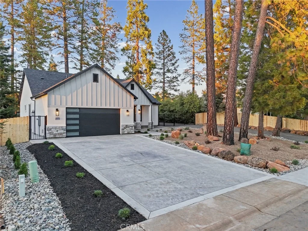 Photo of 1677 Paradisewood Drive
