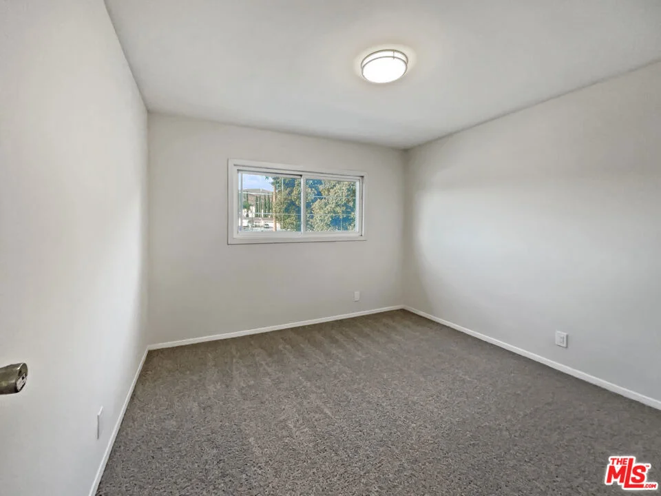 Photo of 6558 Menlo Street